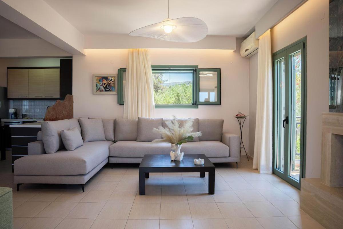 Villa Kyveli Loutra  Ngoại thất bức ảnh