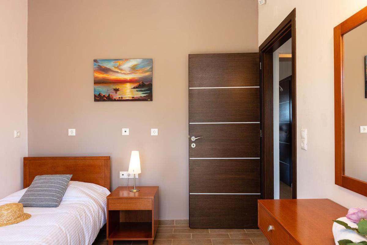 Villa Kyveli Loutra  Ngoại thất bức ảnh